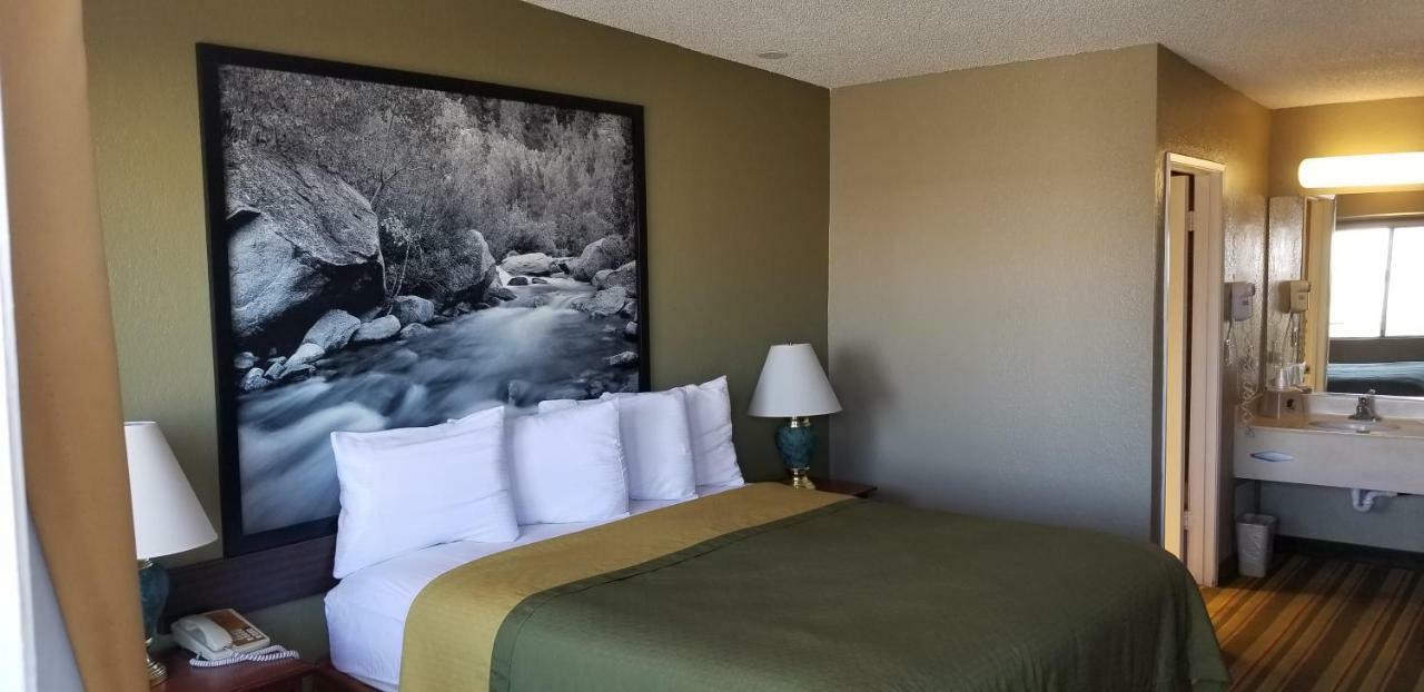 Super 8 By Wyndham Motel Ridgecrest